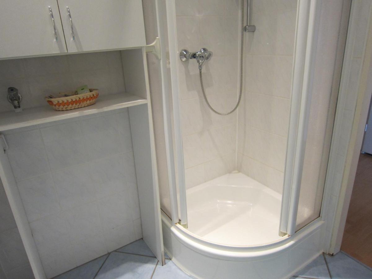 Private Apartment Near Fair Ground Hannover Exterior foto
